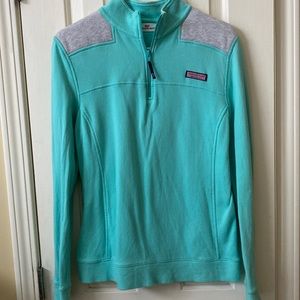 Medium Quarter-zip Vineyard Vines Pull-Over in teal and gray.